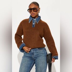 Cozy Brown Crewneck Sweater with Denim Collar Detail